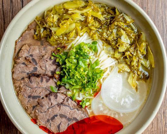 Beef Noodles with Pickled Mustard 酸菜牛肉面